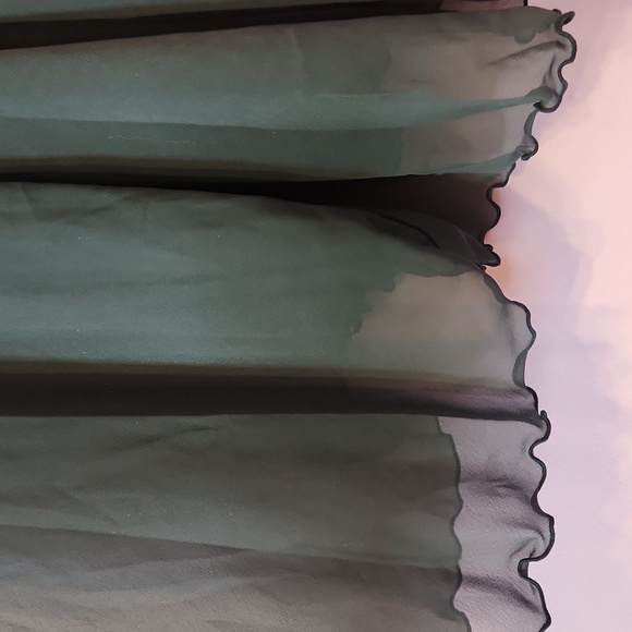 VGT VICTORIA’S SECRET Forest Green Lace Trim Chemise, size M - Picture 4 of 10